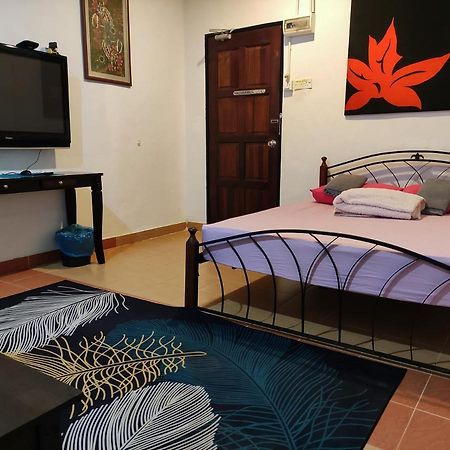 Kencana Guest House Pantai Cenang  Exterior foto