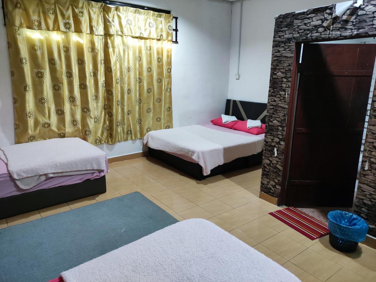 Kencana Guest House Pantai Cenang  Exterior foto