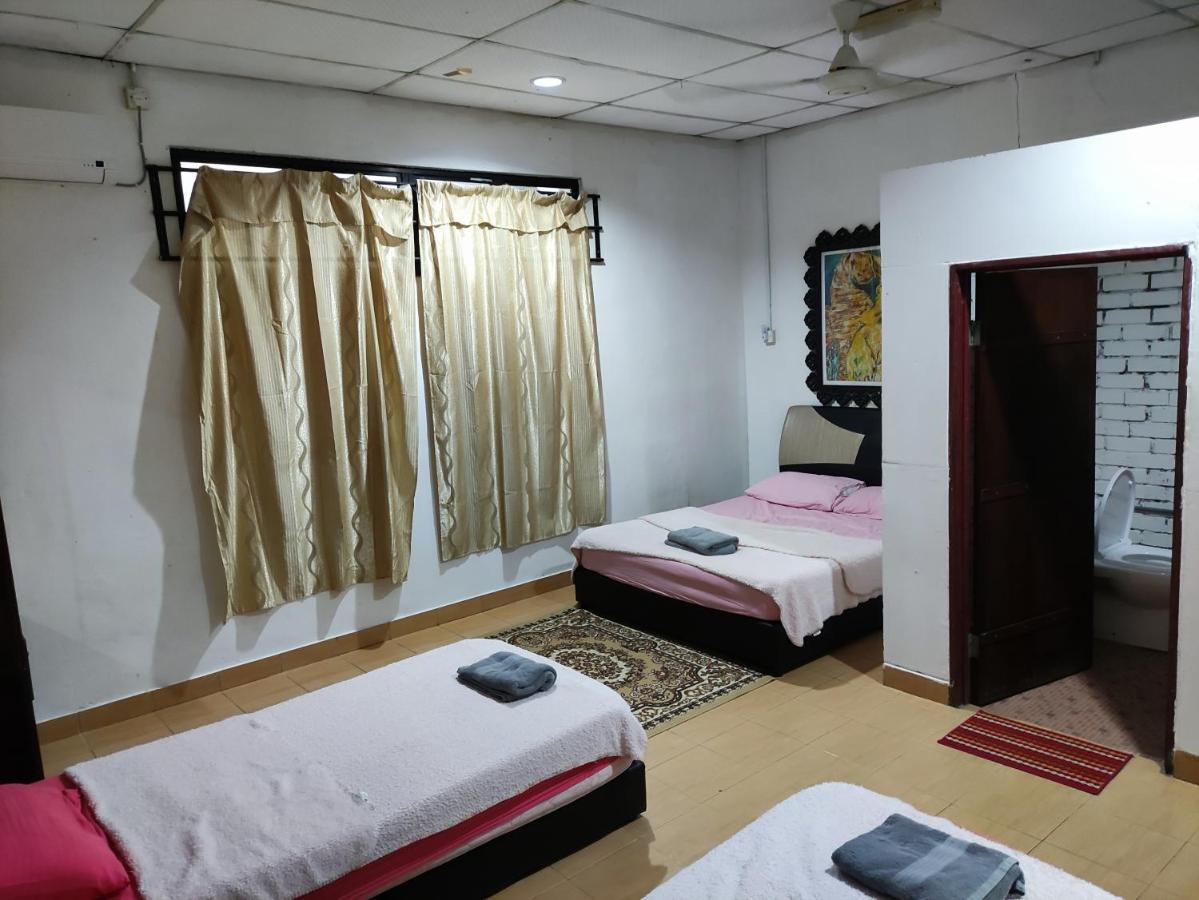 Kencana Guest House Pantai Cenang  Habitación foto