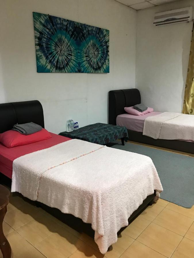 Kencana Guest House Pantai Cenang  Exterior foto