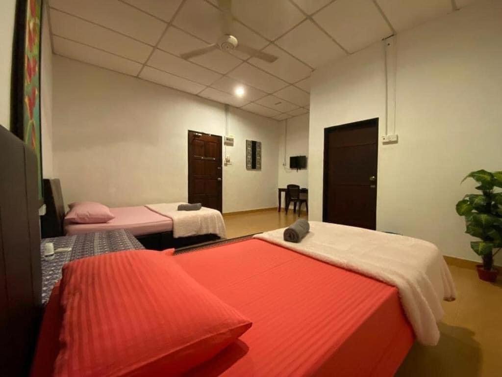 Kencana Guest House Pantai Cenang  Exterior foto